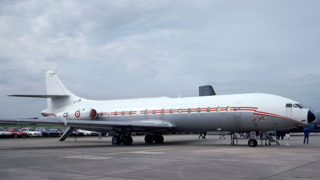 La Caravelle exposée en plein air sur le tarmac de l'aérodrome de Montélimar-Ancône