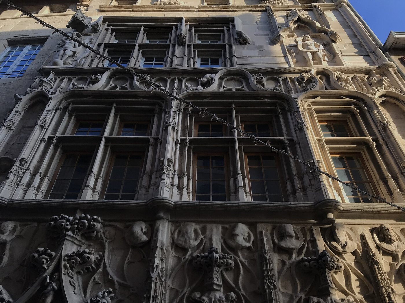 La façade Renaissance de la Maison des Têtes, à Valence
